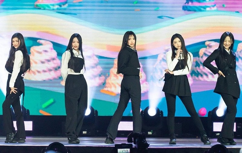 Sunmi, NewJeans, Hyolyn ảnh 4 Sunmi, NewJeans, Hyolyn anh 4