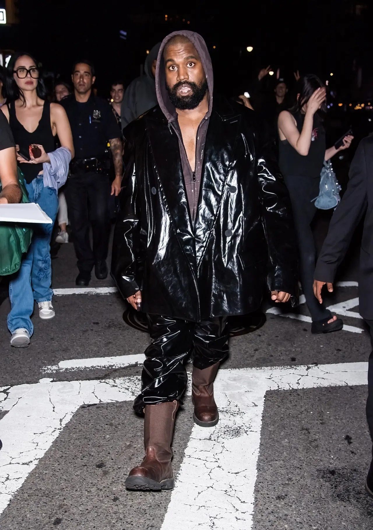Kanye West tai tiếng ảnh 1 Kanye West tai tieng anh 1
