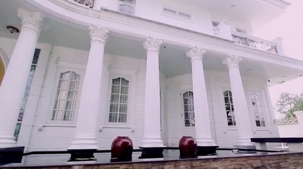 Chu tich Miss Grand International anh 2