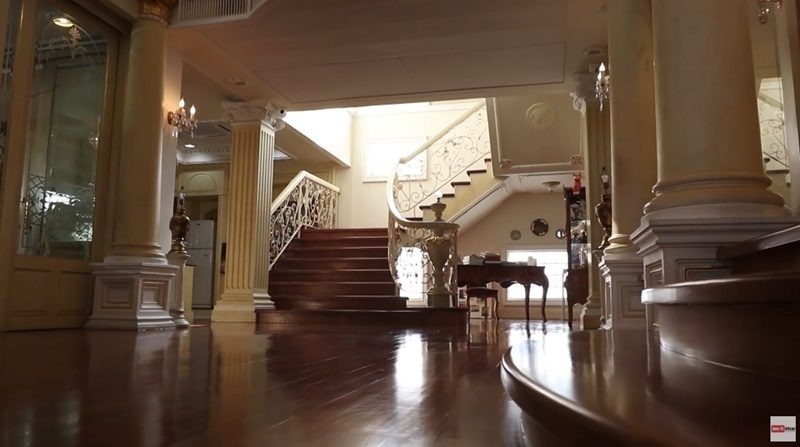 Chu tich Miss Grand International anh 3