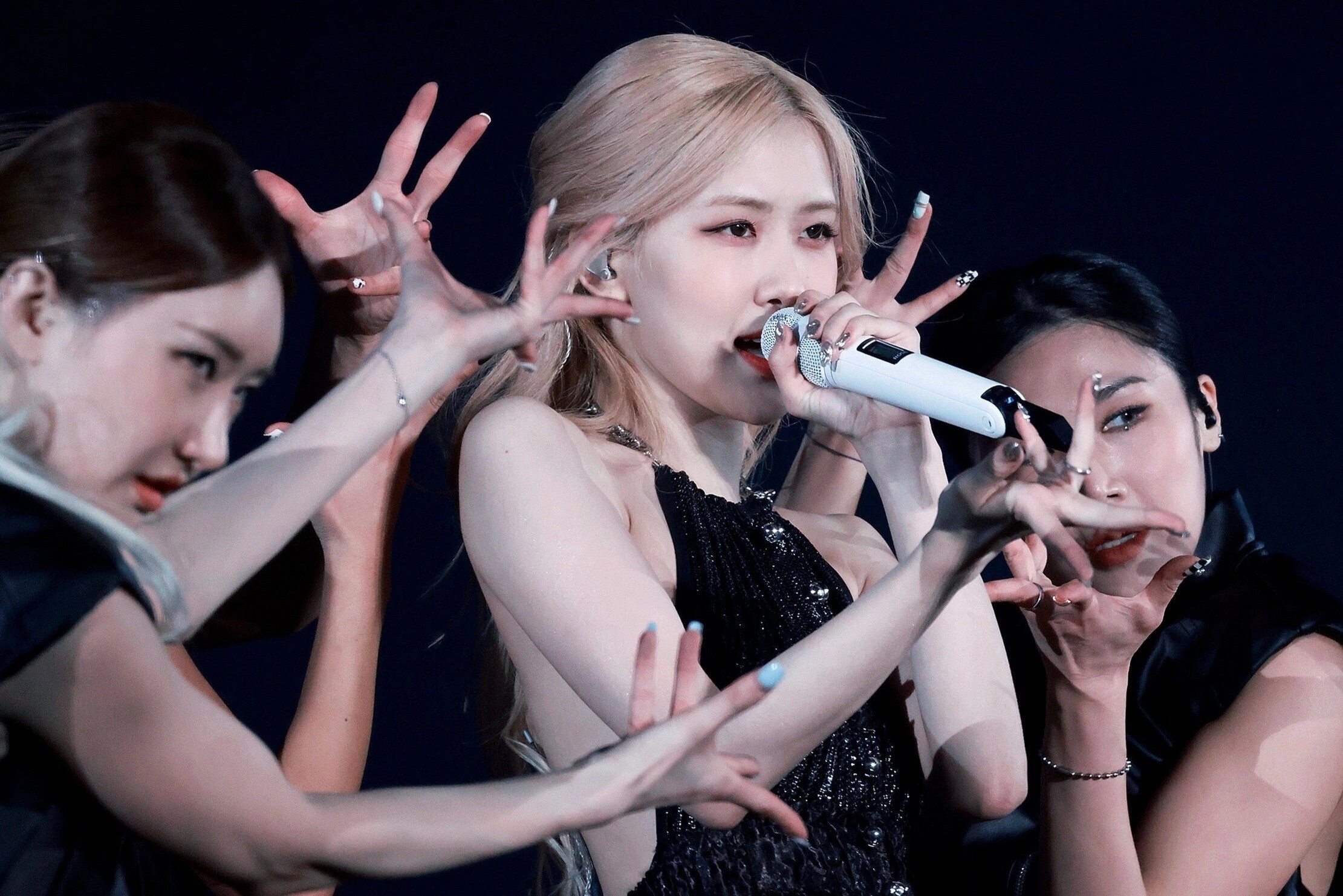 BlackPink hoi hot hinh anh