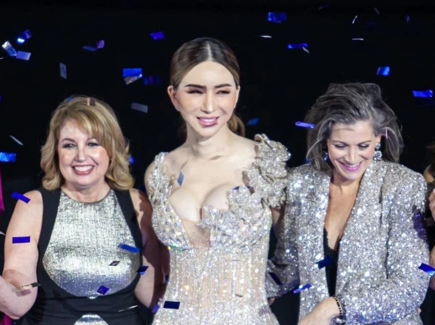 Phat ngon gay tranh cai cua nu ty phu Thai mua lai Miss Universe hinh anh