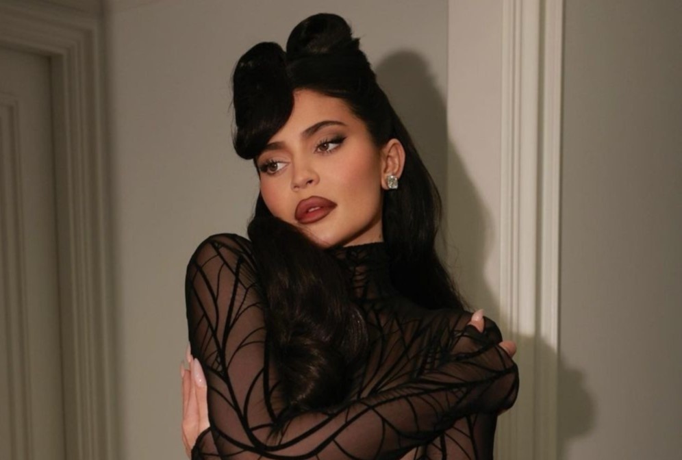 Kylie Jenner kho di chuyen vi dam bo hinh anh