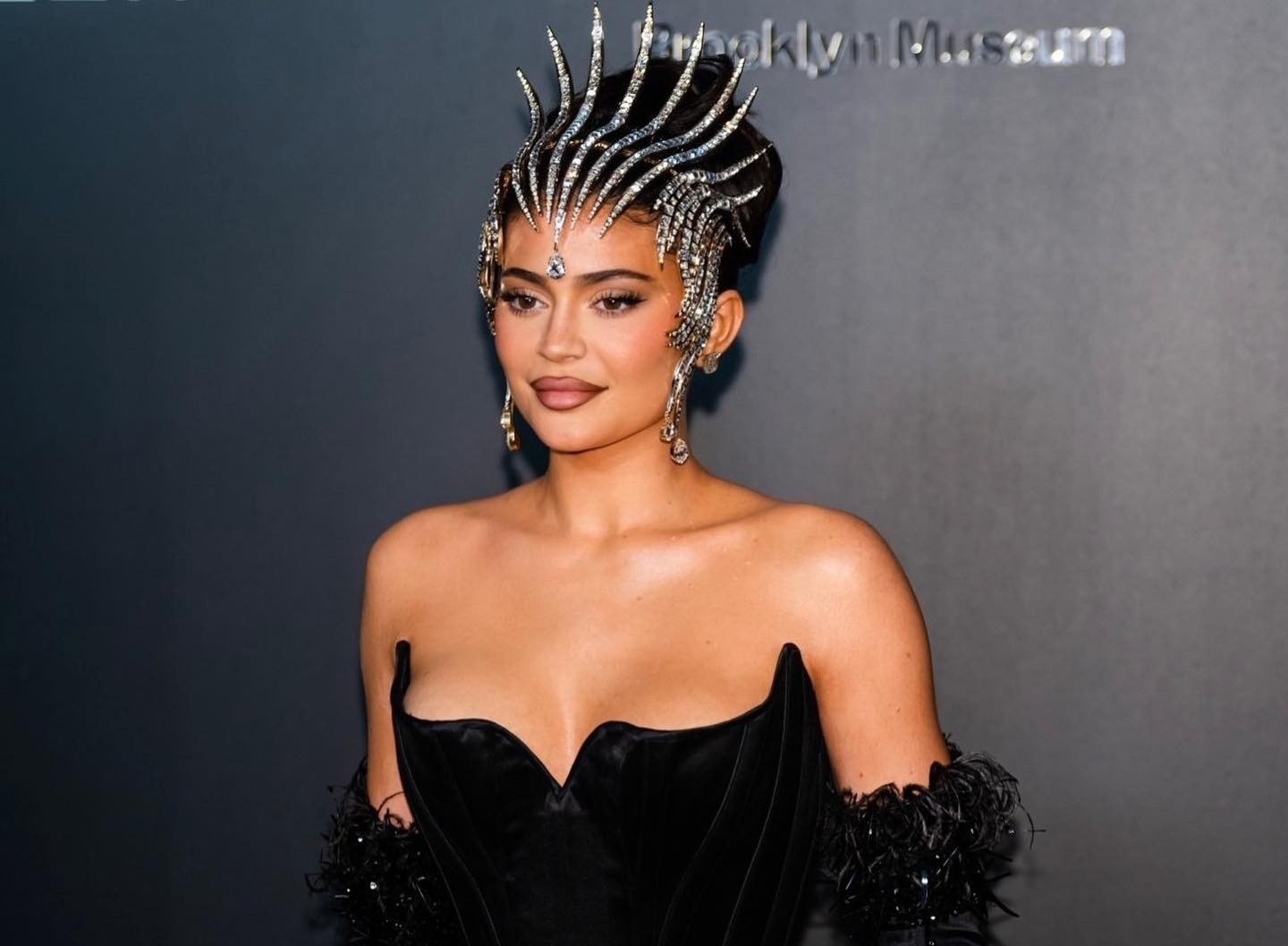 Kylie can nguoi diu vi mac dam bo hinh anh