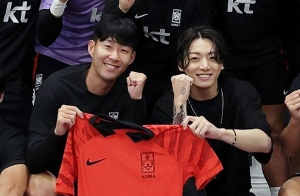 Jung Kook (BTS) chup hinh cung Son Heung-min hinh anh