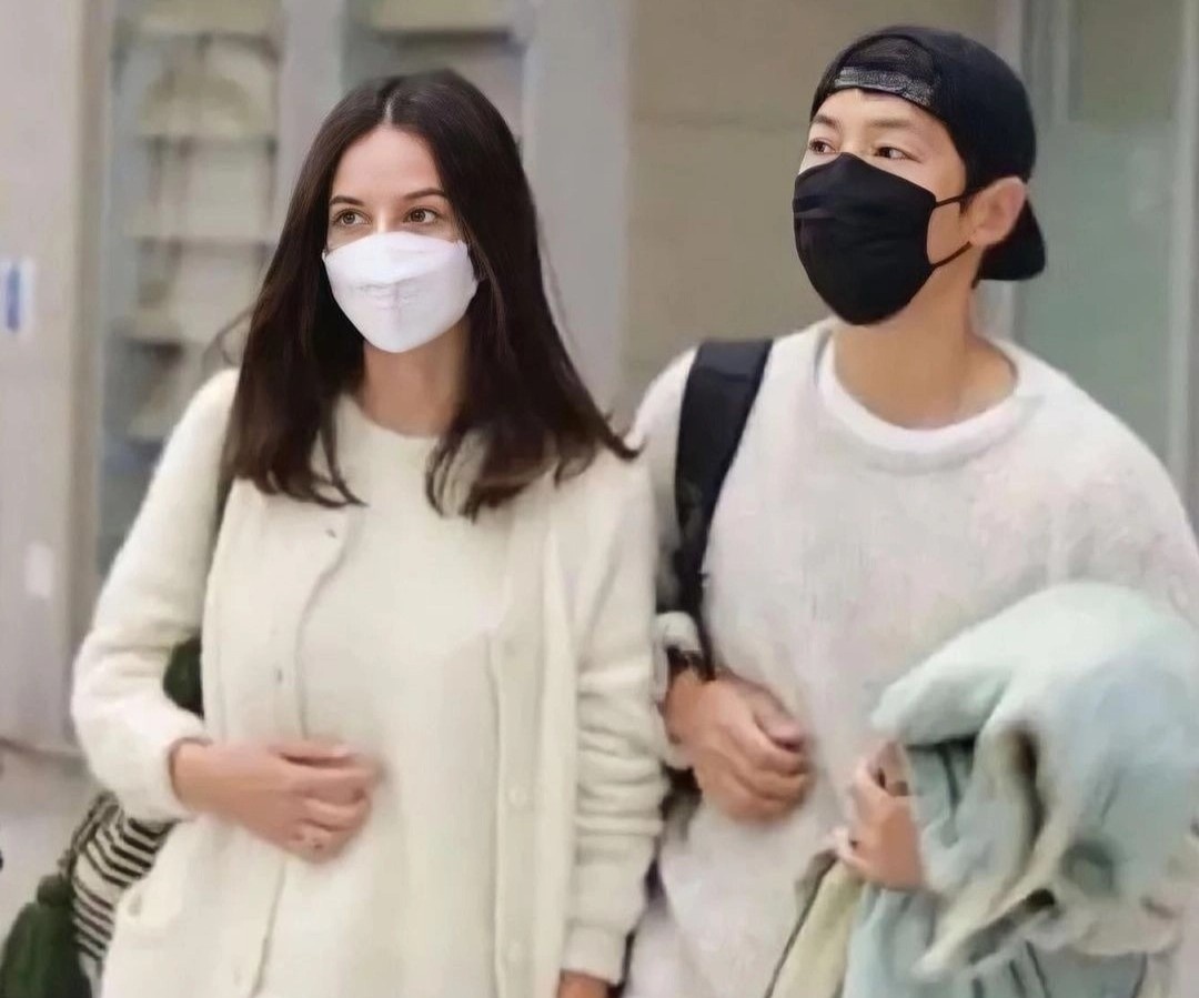 Nghi van ban gai Song Joong Ki mang thai hinh anh