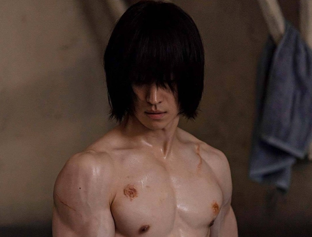 Tao hinh khac la cua Lee Je Hoon trong 'Taxi Driver 2' hinh anh