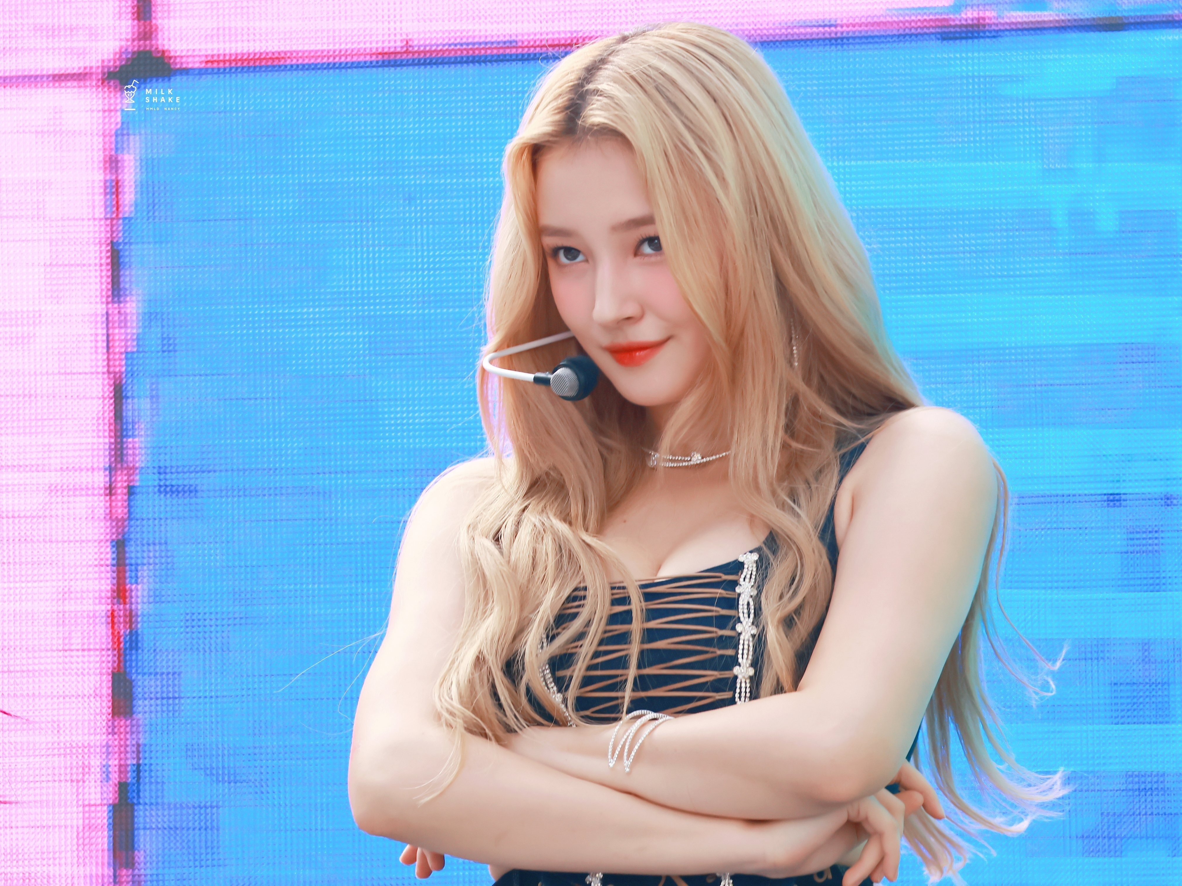 Nhom nhac cua Nancy gui thu xin loi hinh anh