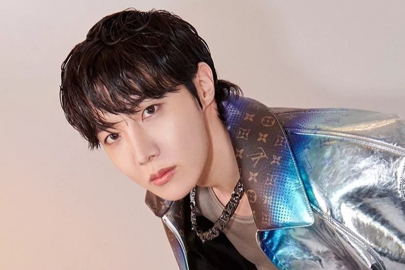 Ly do J-Hope (BTS) muon nhap ngu som hinh anh