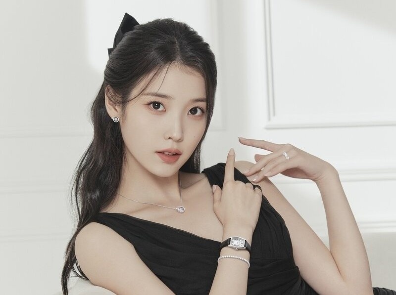 IU bi to dao nhac 6 ca khuc hinh anh