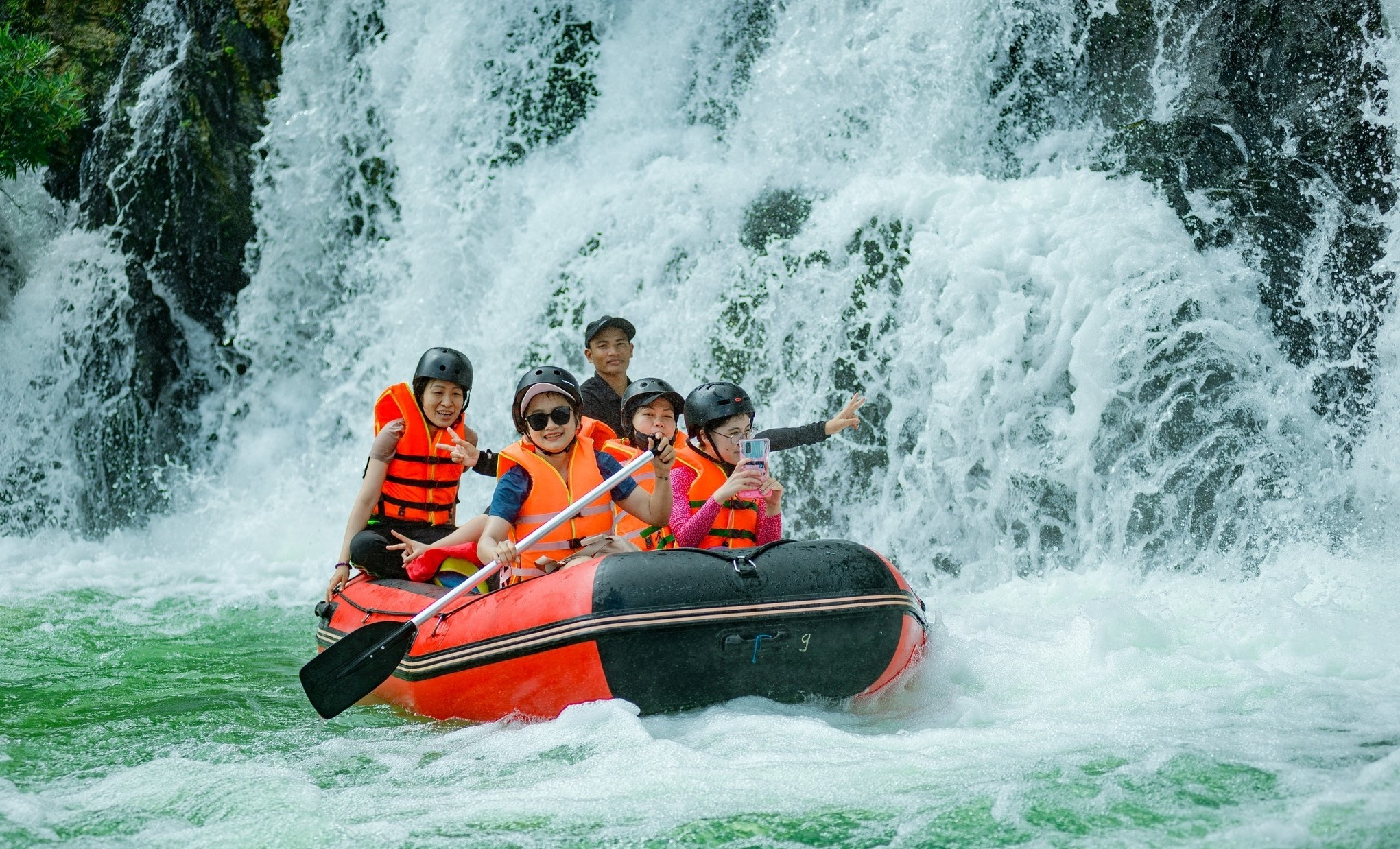 Mot ngay kham pha Binh Phuoc hinh anh