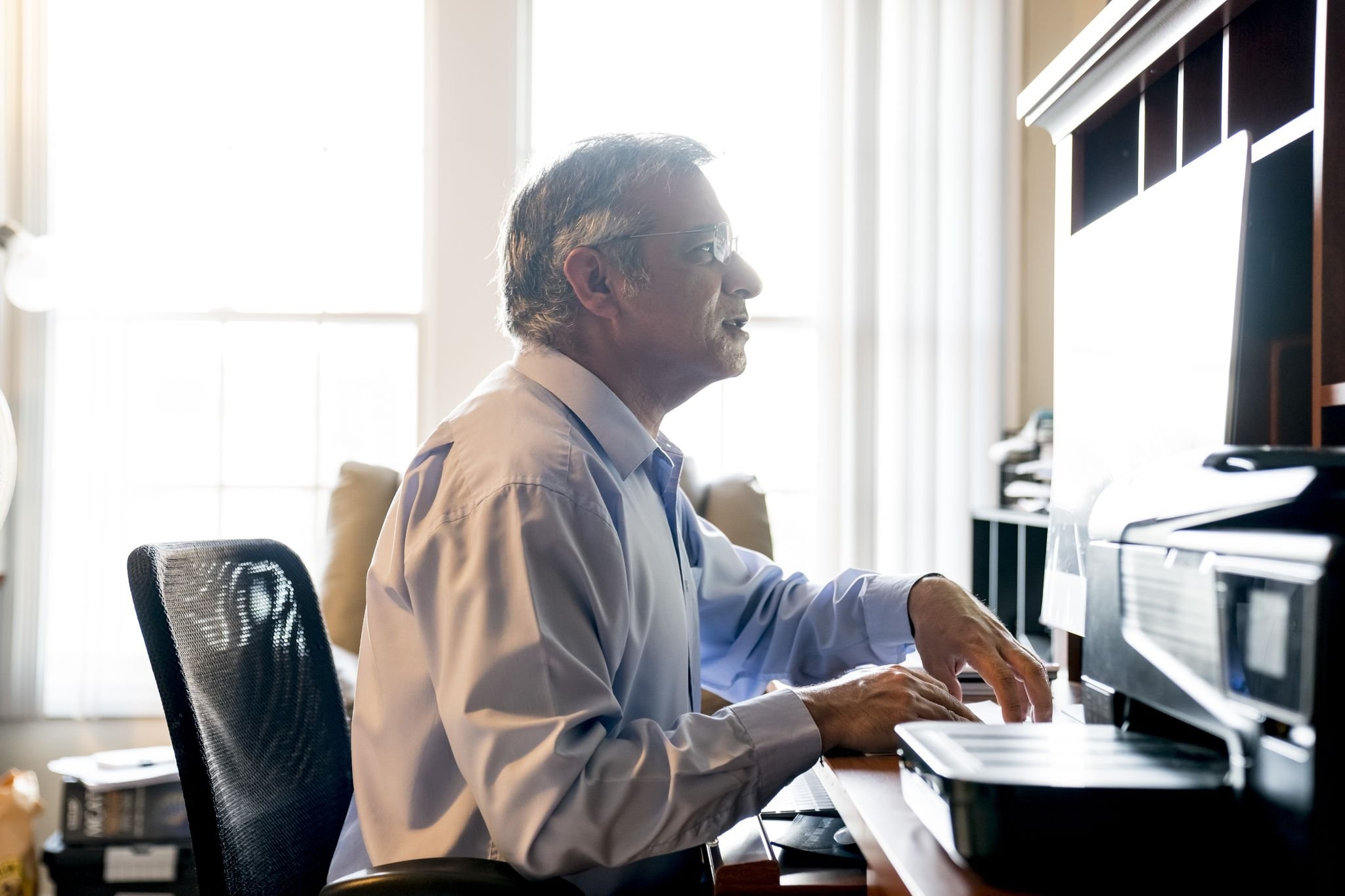 Vi bac si chua Covid-19 cho benh nhan o cach xa hon 12.000 km hinh anh