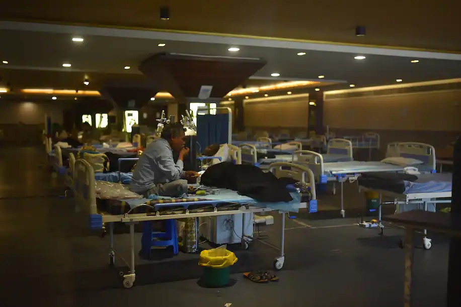 An Do lan song Covid-19 thu 3 anh 1