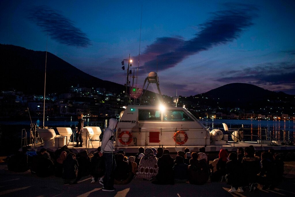 Nguoi ti nan di tu o Hy Lap anh 4