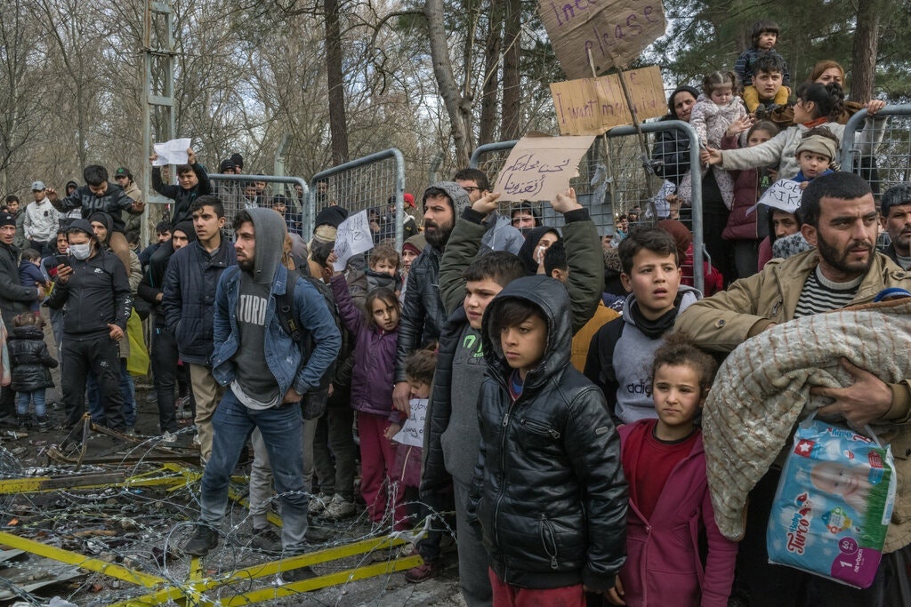 Nguoi ti nan di tu o Hy Lap anh 2