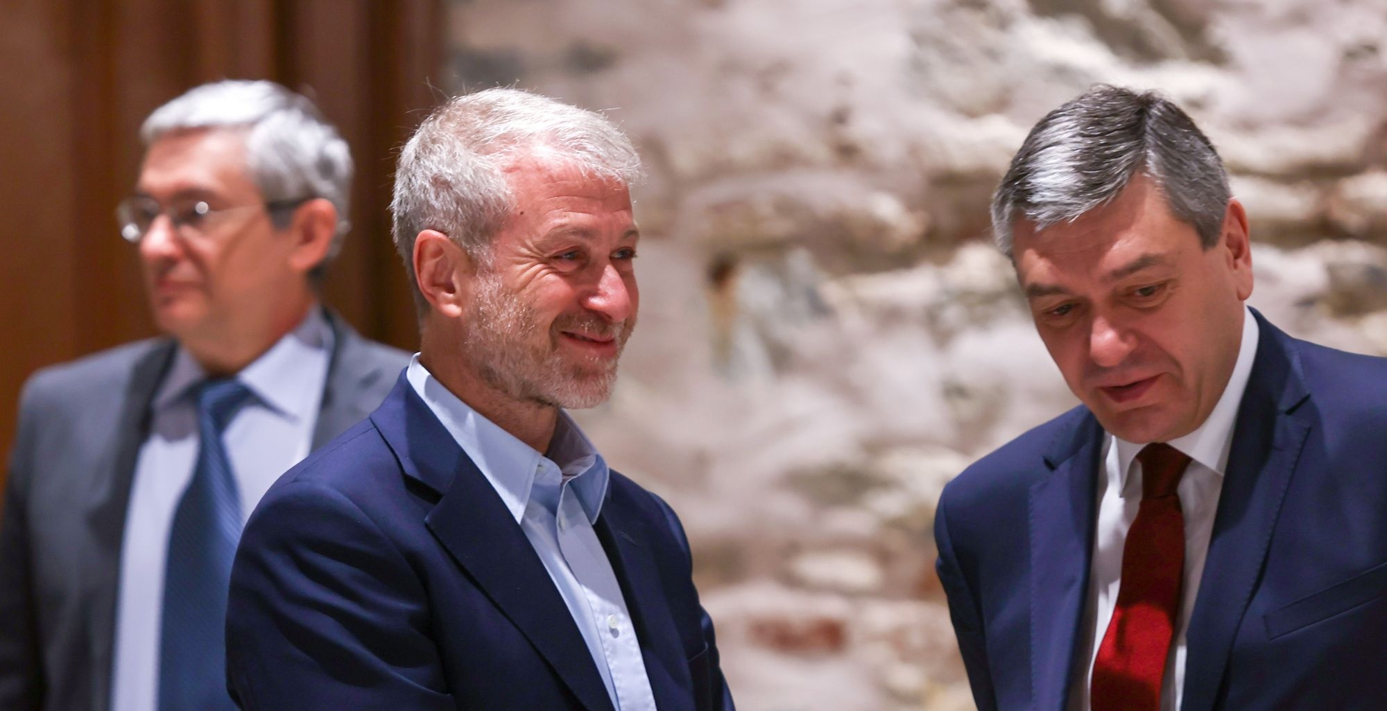 Vi ty phu no luc dua Nga va Ukraine den gan thoa thuan hoa binh hinh anh