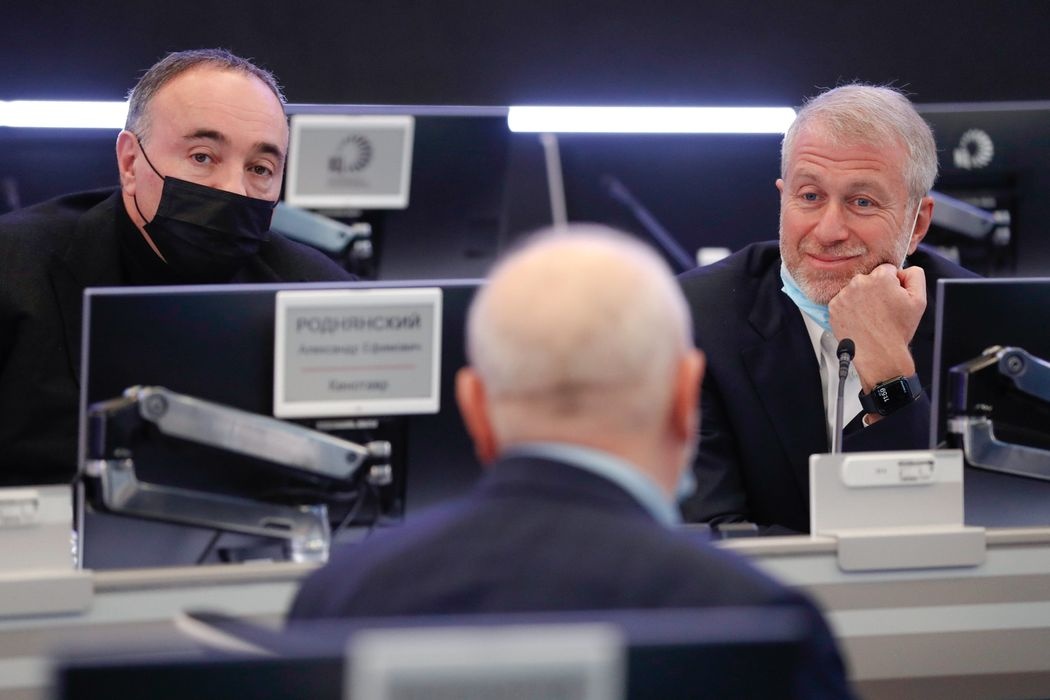 tai phiet Nga,  Roman Abramovich,  nguoi trung gian anh 1