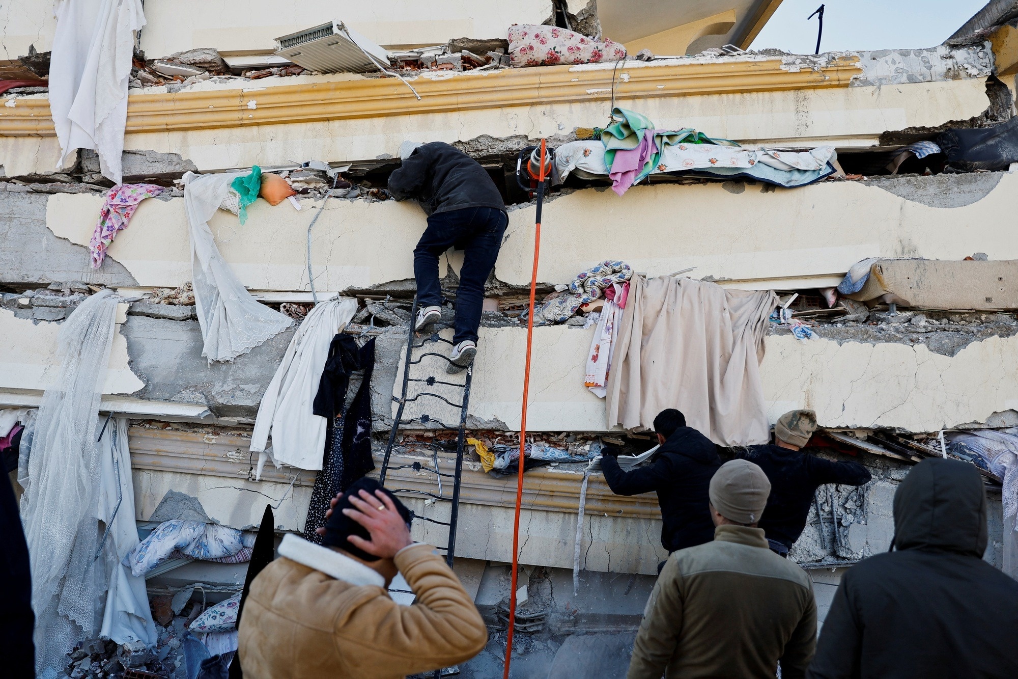 Nan nhan dong dat o Tho Nhi Ky chuyen tu dau buon sang tuc gian hinh anh