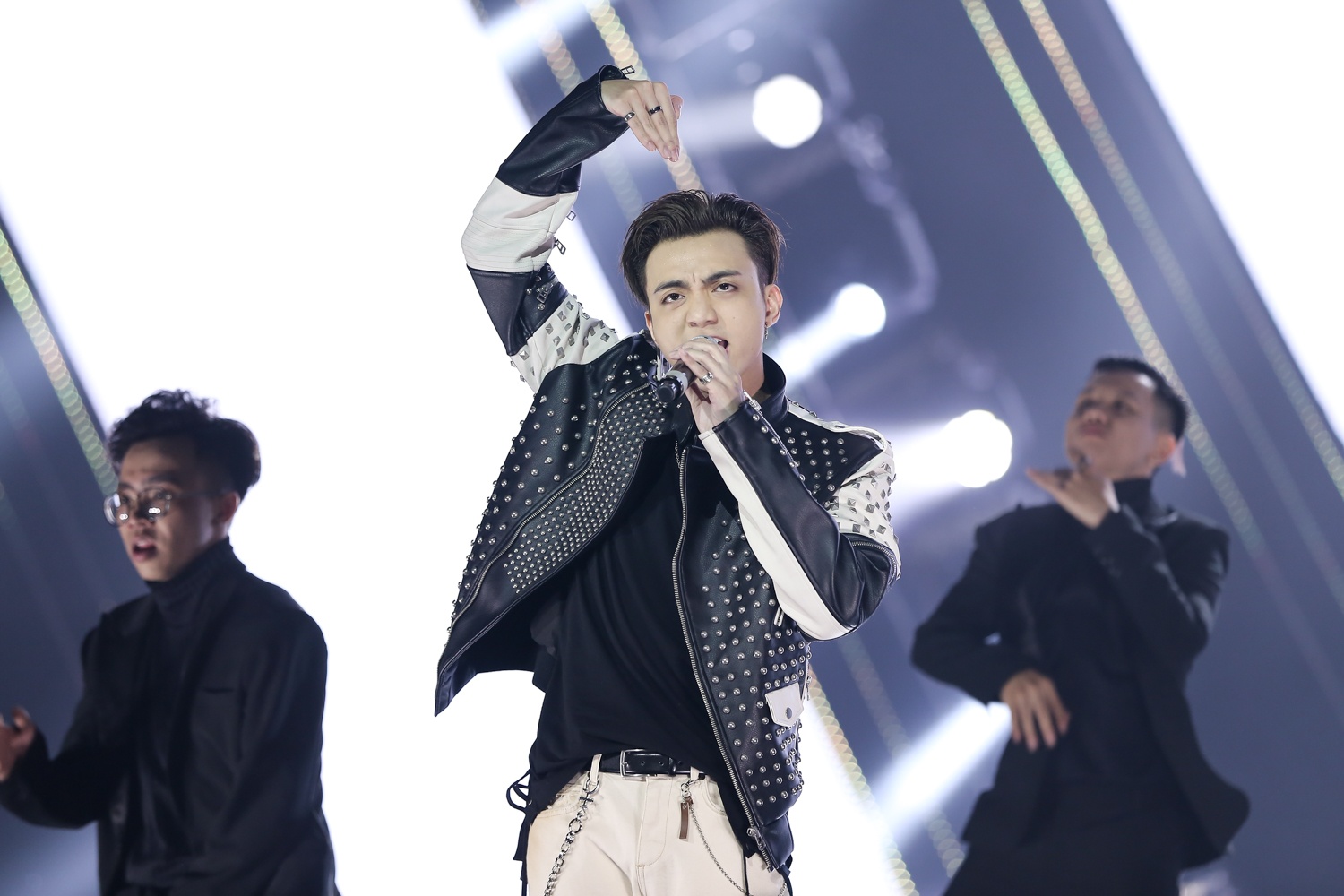 v live year end party 2017 anh 14