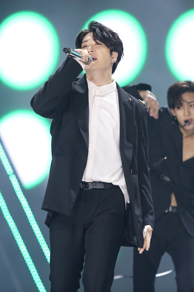 v live year end party 2017 anh 21