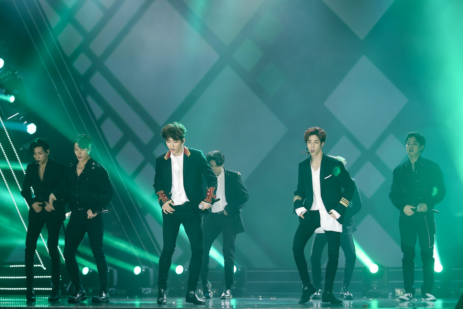 v live year end party 2017 anh 23