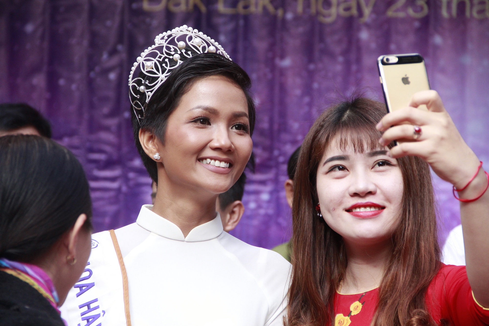 Hoa hau H'Hen Nie ve dak lak anh 7