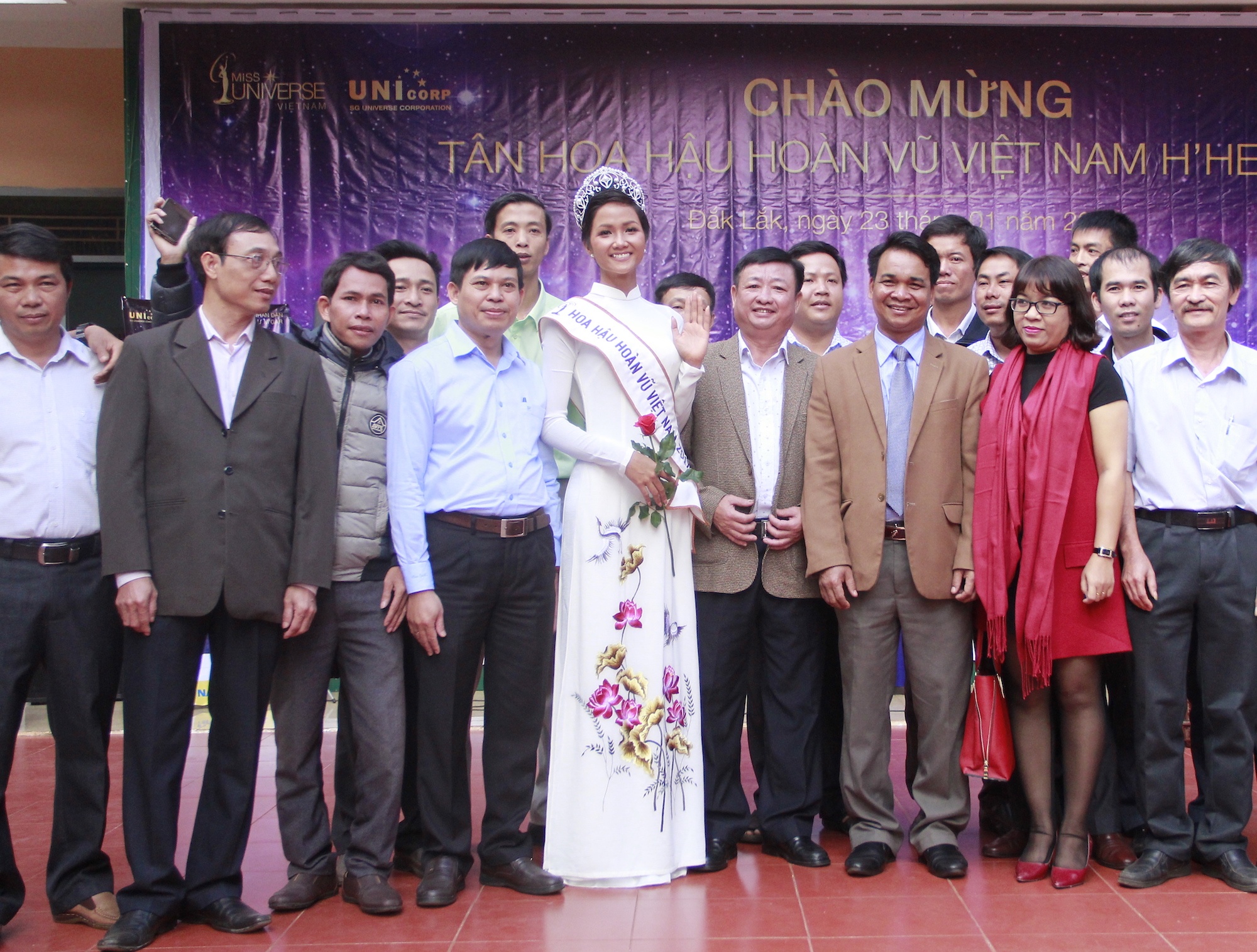 Hoa hau H'Hen Nie ve dak lak anh 6