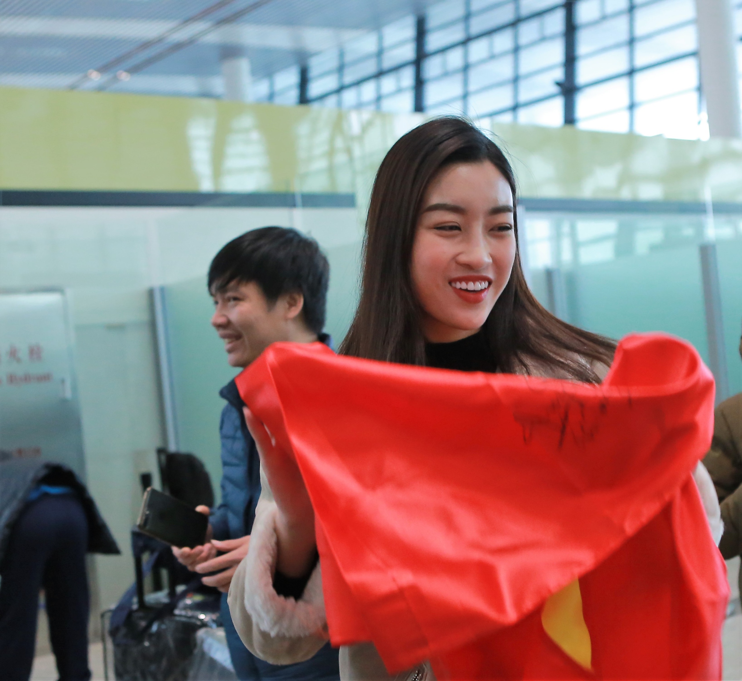 hoa hau do my linh gap u23 anh 3