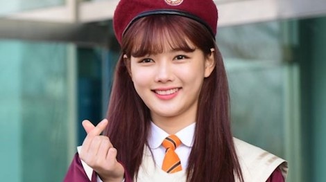 Loat than tuong Kpop khoe sac trong ngay tot nghiep trung hoc hinh anh