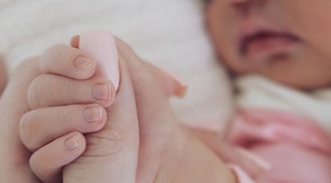 Buc anh con gai Kylie Jenner gay bao mang hinh anh