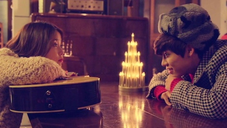 MV Friday - IU hinh anh