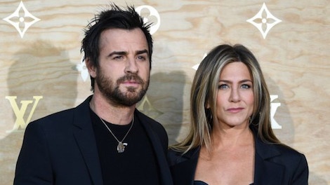 Vo chong Jennifer Aniston chinh thuc ly hon hinh anh