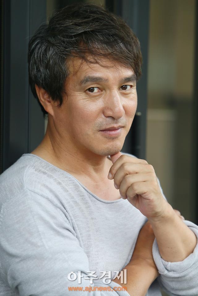 nghe si nam han bi cao buoc xam hai tinh duc anh 8