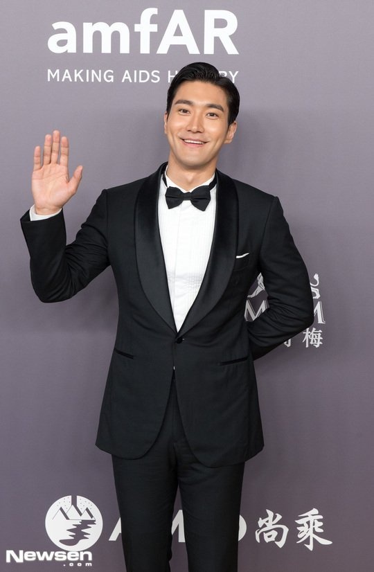 ảnh choi si won, liam hemsworth ảnh 3 anh choi si won, liam hemsworth anh 3