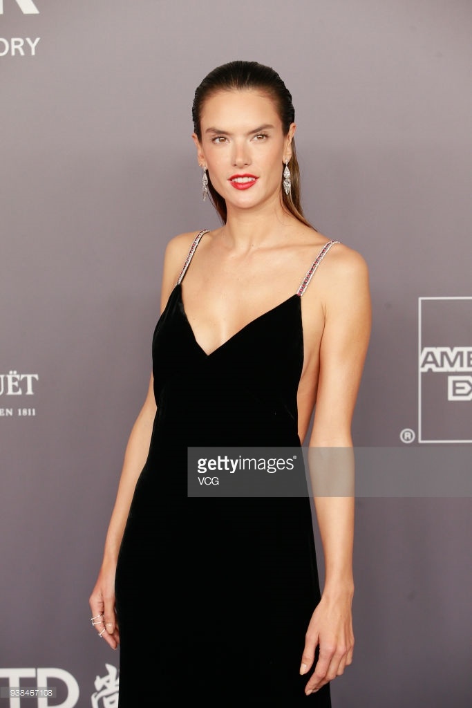 ảnh choi si won, liam hemsworth ảnh 9 anh choi si won, liam hemsworth anh 9