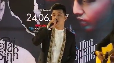 Ung Hoang Phuc - Ngam hoa le roi hinh anh