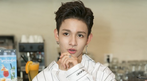 'Hoang tu lai' Kim Samuel: 'Khong the lon len nhu nguoi binh thuong' hinh anh