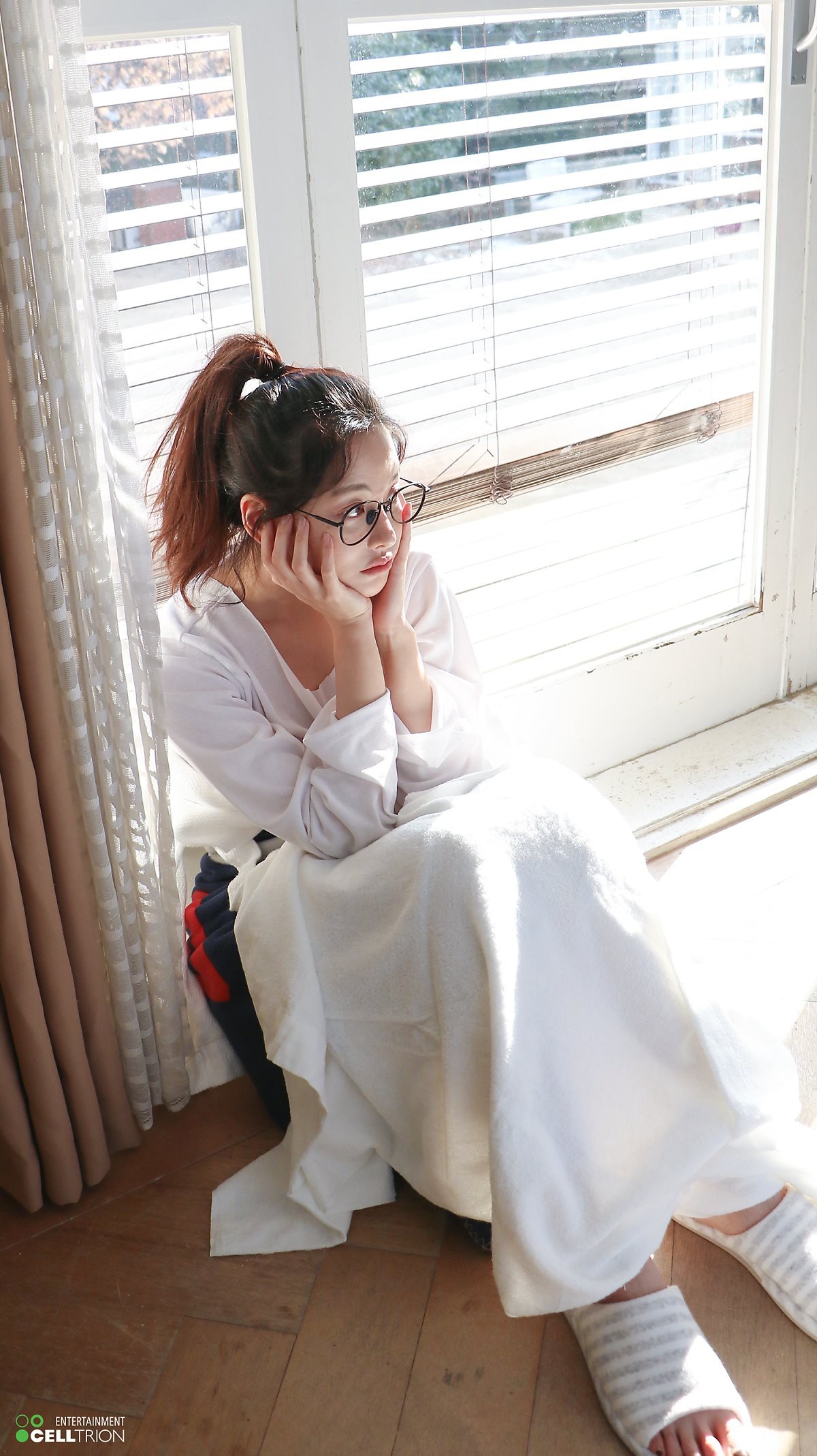 nhan sac ban gai kim bum anh 8