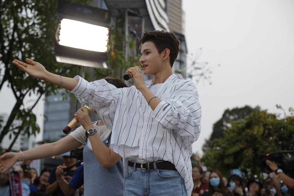 Hinh anh kim samuel luc be anh 15