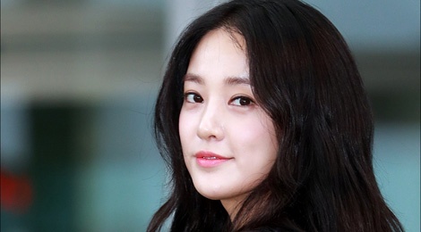 Ban gai G-Dragon xuat hien rang ro sau tin hen ho hinh anh