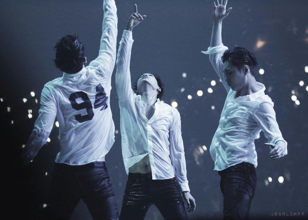 6 nam ra mat exo anh 13