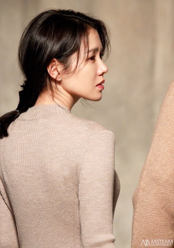 hau truong bo phim be with you anh 1