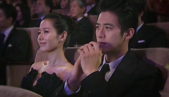 ban dien hang a cua son ye jin anh 10