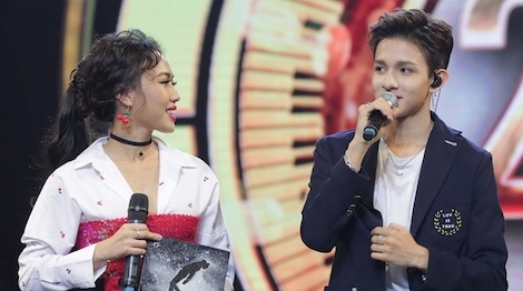 Duoc Dieu Nhi to tinh, 'hoang tu lai' Kim Samuel tra loi: 'Anh yeu em' hinh anh