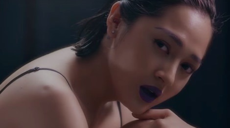 Bao Anh day tam trang trong ca khuc hat ve tinh yeu da ket thuc hinh anh