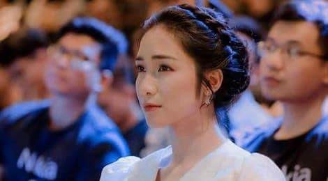 Hoa Minzy ke chuyen gap nguoi cua 'Hoi Thanh Duc Chua Troi' hinh anh