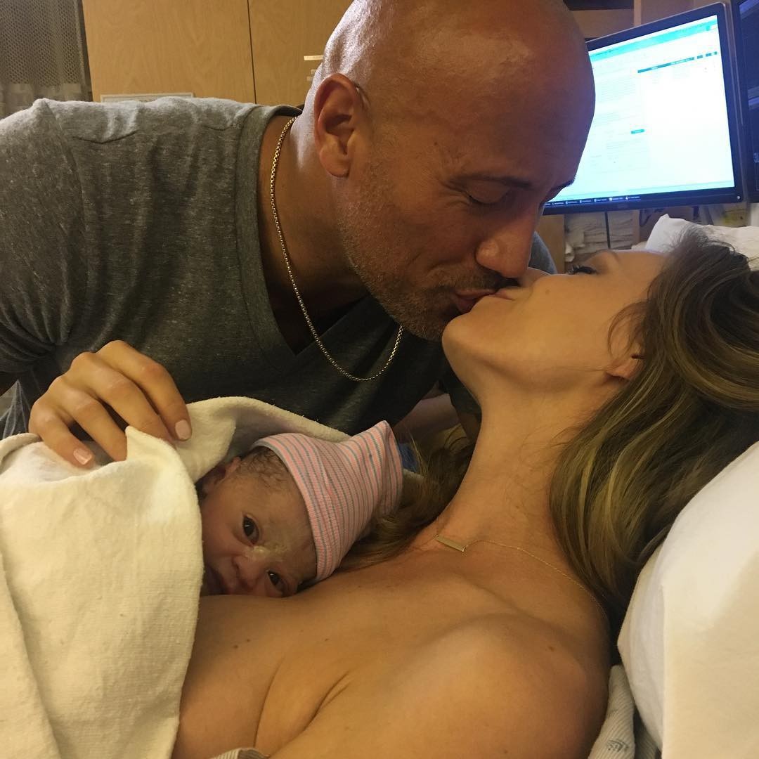 the rock dwayne johnson hon vo anh 1