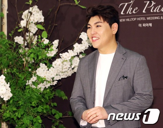 ban gai g-dragon noi bat o dam cuoi anh 11