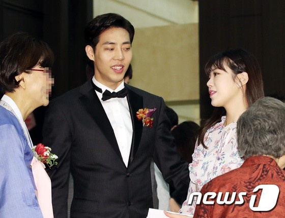 ban gai g-dragon noi bat o dam cuoi anh 8