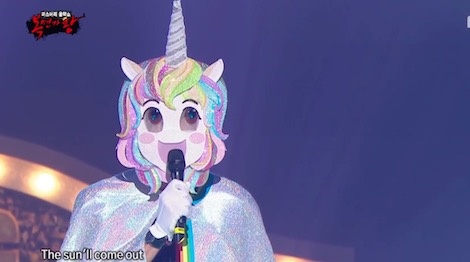 Phan ung bung no cua khan gia khi Ryan Renolds go mat na hinh anh